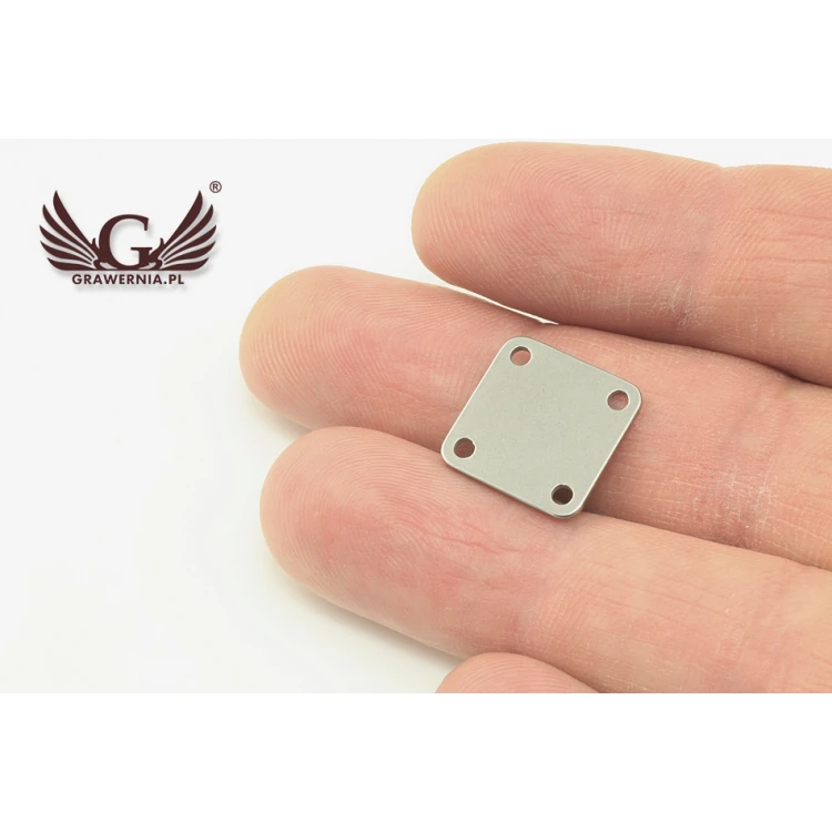 Stahlkleidungsetiketten - Abmessungen: 15x15mm - ME9