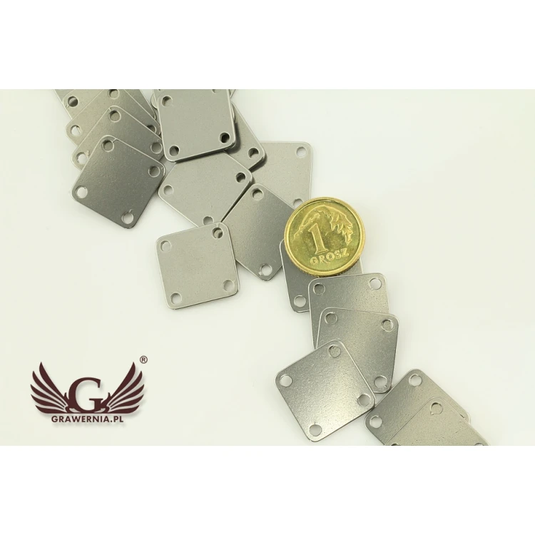 Stahlkleidungsetiketten - Abmessungen: 15x15mm - ME9