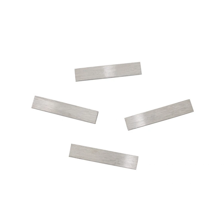 Gebürstete Stahlplatten mit Ihrer Gravur - Abmessungen 25x5x1mm - TAB118