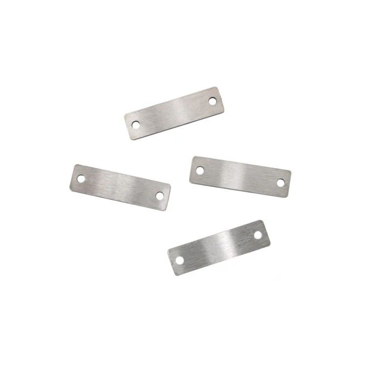 Gebürstete Stahlplatten mit Ihrer Gravur - Abmessungen 25x7x1mm - TAB122