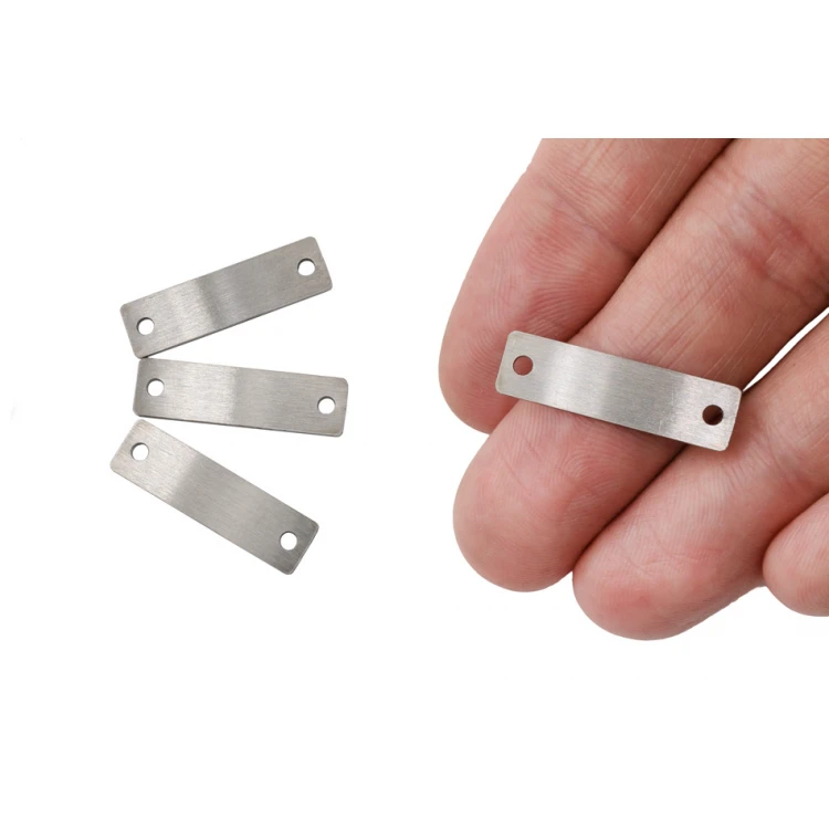 Gebürstete Stahlplatten mit Ihrer Gravur - Abmessungen 25x7x1mm - TAB122