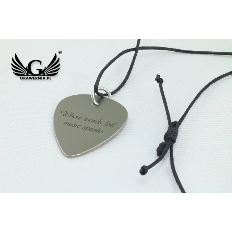 Halskette für Gitarristen und Gitarristinnen - Gitarrenplektrum mit eigener Grafik und Text - Stahl - KG06