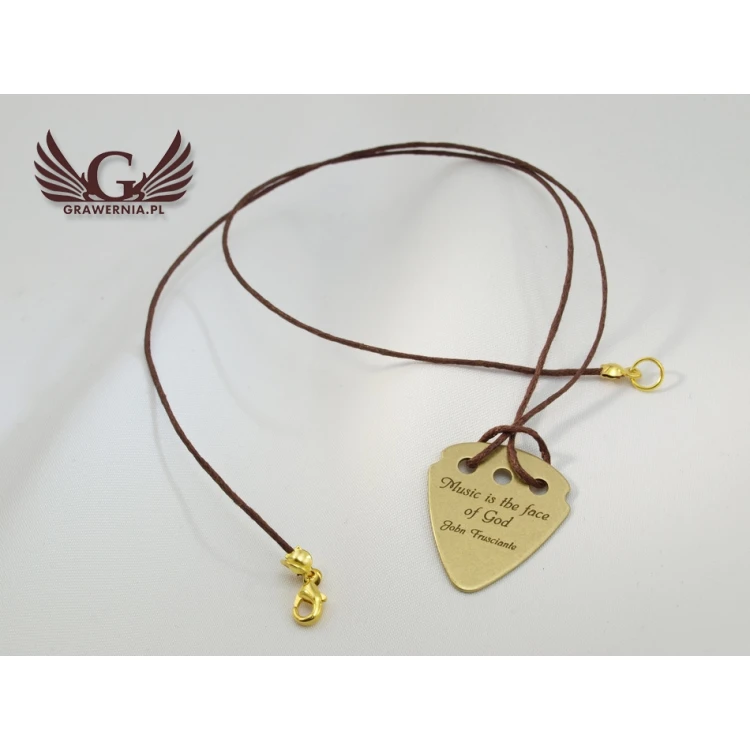 Halskette mit Gitarrenspielwürfel und eigenem Logo - Messing - KG01