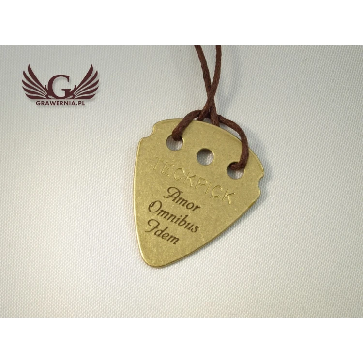 Halskette mit Gitarrenspielwürfel und eigenem Logo - Messing - KG01