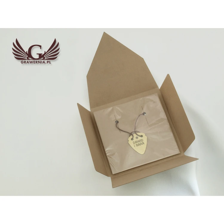 Halskette mit Gitarrenspielwürfel und eigenem Logo - Messing - KG01