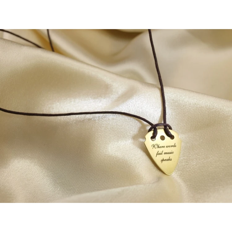 Halskette mit Gitarrenspielwürfel und eigenem Logo - Messing - KG01