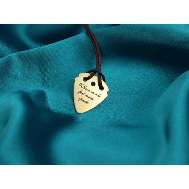 Halskette mit Gitarrenspielwürfel und eigenem Logo - Messing - KG01