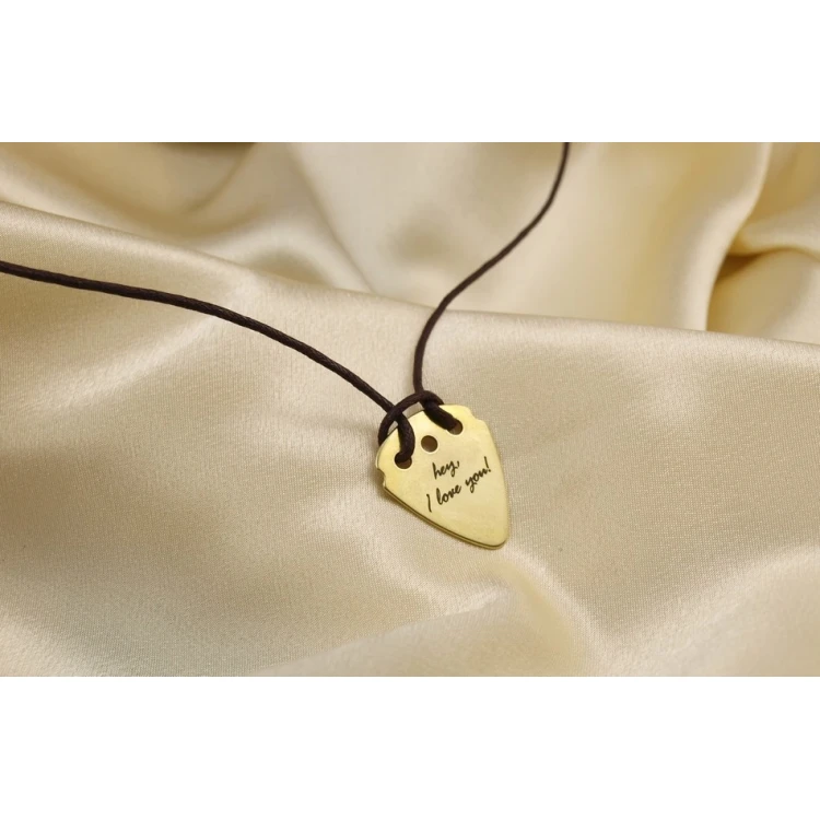 Halskette mit Gitarrenspielwürfel und eigenem Logo - Messing - KG01