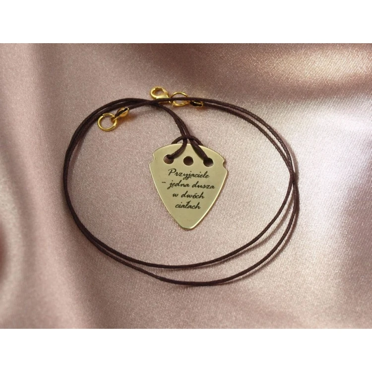 Halskette mit Gitarrenspielwürfel und eigenem Logo - Messing - KG01