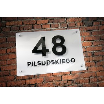 Nummer für Gebäude - lesbare erhabene Buchstaben - Größe 600x400mm - SPD019
