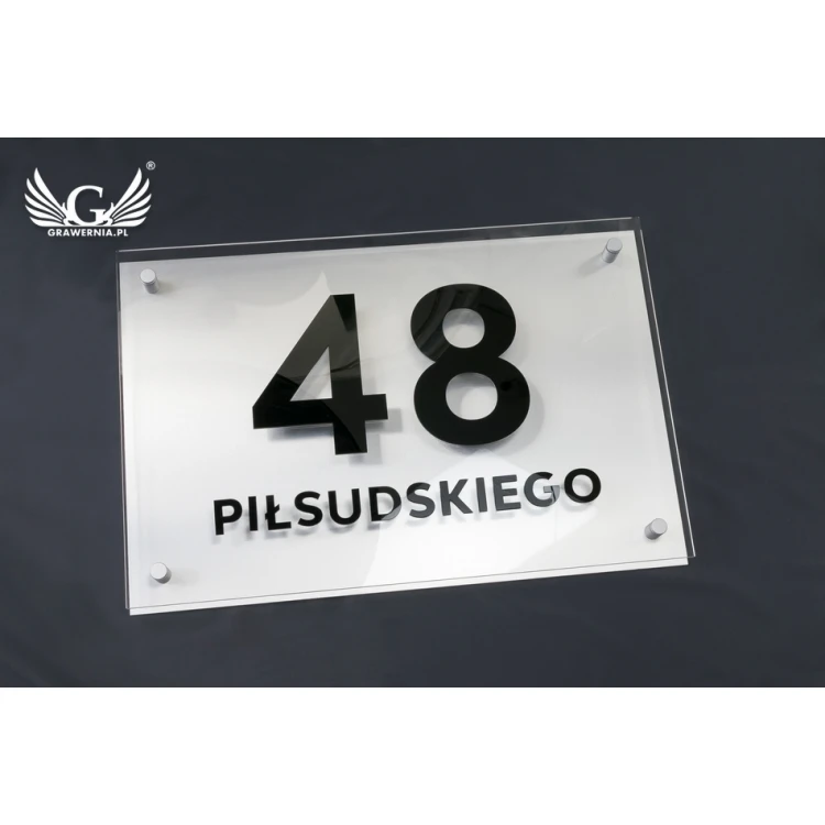 Nummer für Gebäude - lesbare erhabene Buchstaben - Größe 600x400mm - SPD019