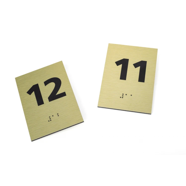 Nummerierung aus goldenem Dibond mit Braille-Schrift - Größe 100x70mm - TAB414