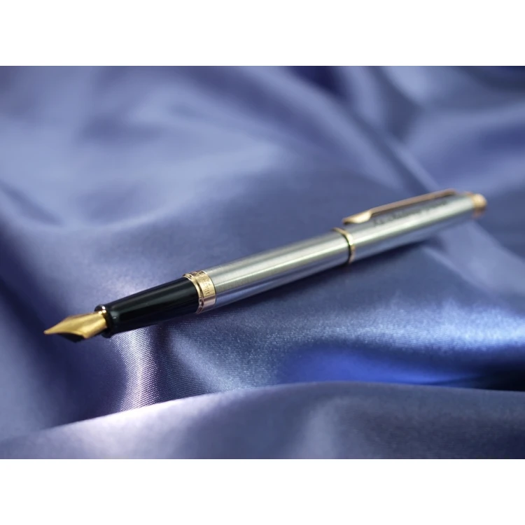 Ewiges Füllfederhalter WATERMAN HEMISPHERE - Satinstahl GT - WAT024