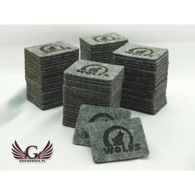Filzplaketten mit dem Logo Ihres Unternehmens - Set von 100 Stück.
