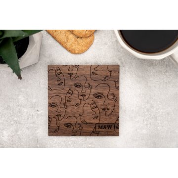 Untersetzer für Tassen 2 Stk. aus massivem Walnussholz - Gravur eines beliebigen Logos, Initialen - Abm. 100x100mm - PDK009