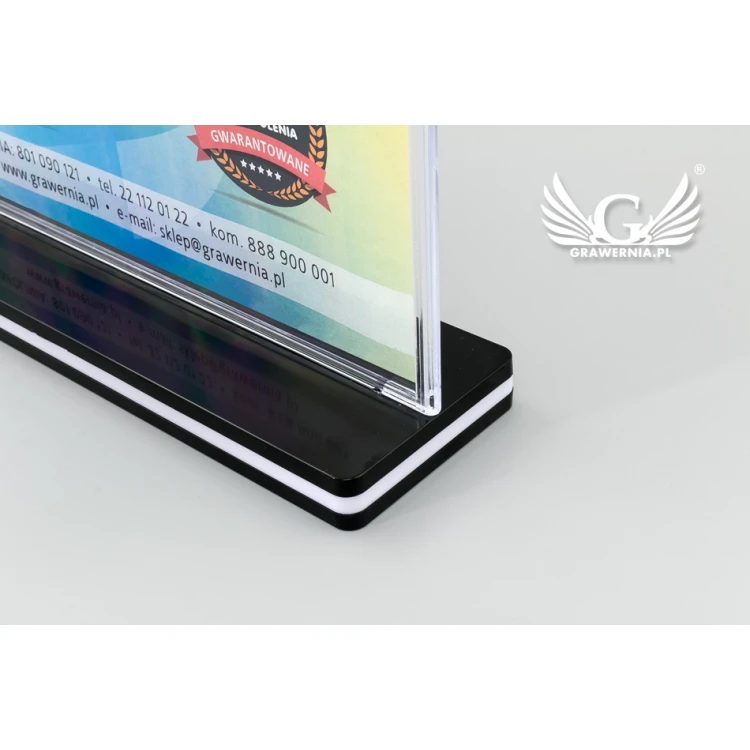 Ständer, Kunststoff-Display für Karte mit Abmessungen 210x297mm (A4) - Modell PR019