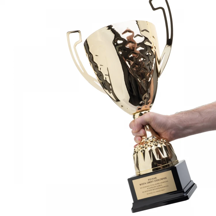 Nelson Pokal mit graviertem Schild - Gold - P4194A