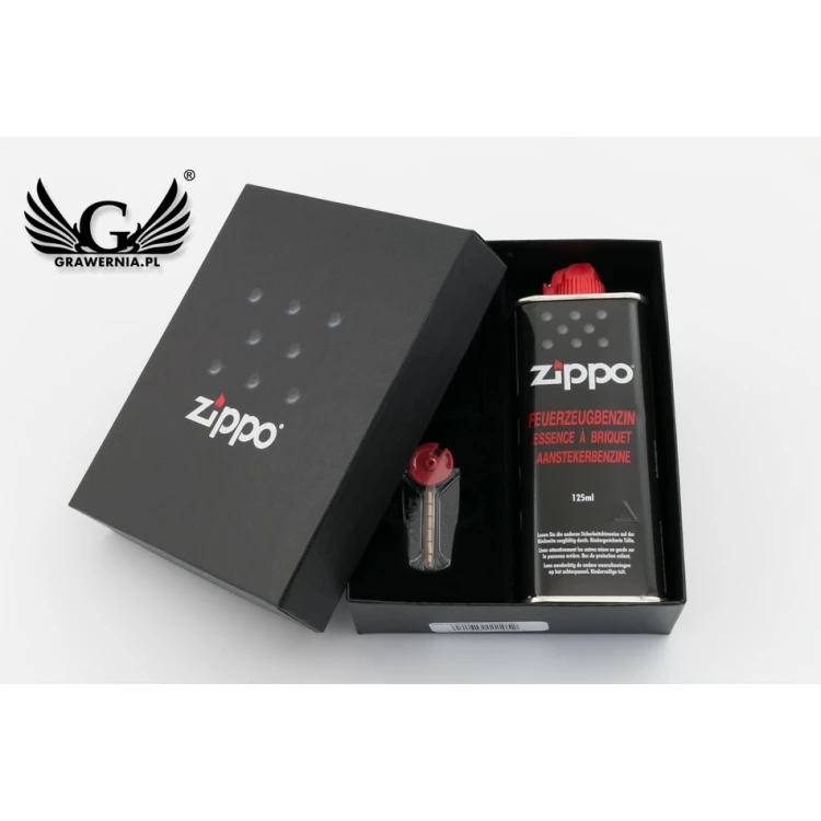 ZIPPO-Box mit Benzin und Ersatzsteinen