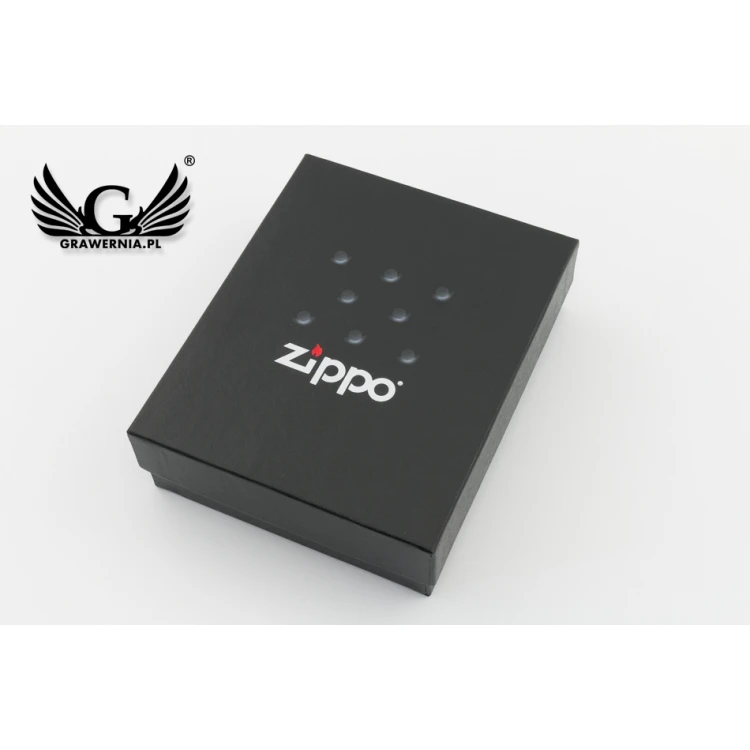 ZIPPO-Box mit Benzin und Ersatzsteinen