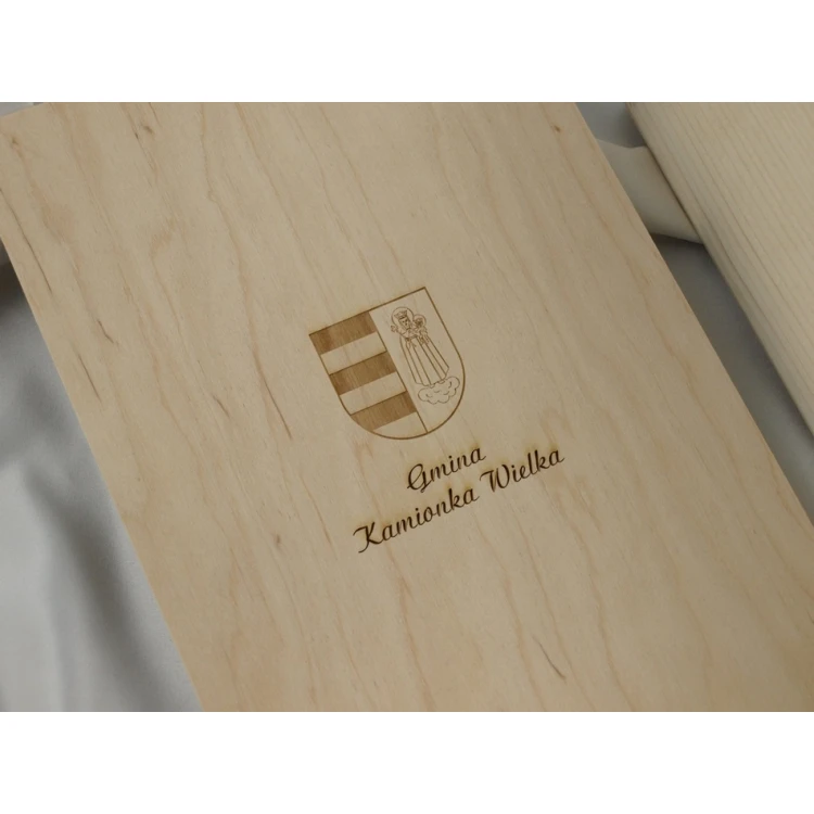 Holzkiste mit Gläsern - Gravur des Stadtwappens oder Gemeindewappens - SK03