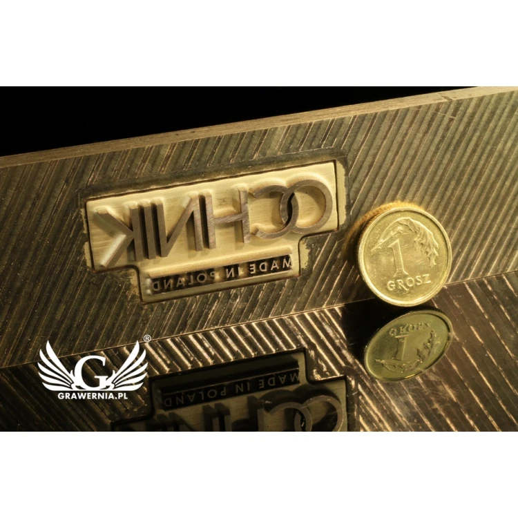 Stampfer zum Prägen von Logos im Heiß- und Kaltverfahren - Matrizengröße: 118x30mm - CNC und Laser