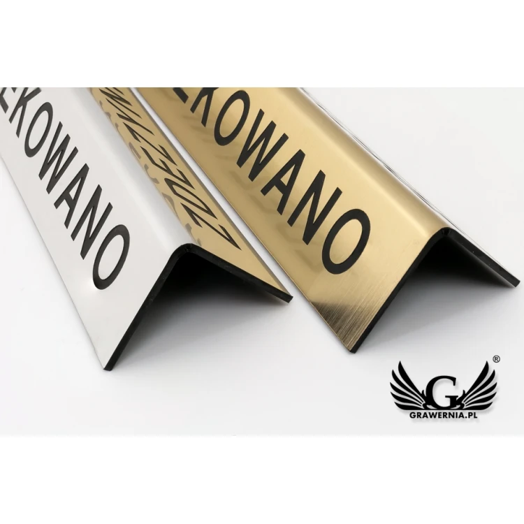 Slim Ständer mit beliebigem Text - graviertes, metallisiertes und gebürstetes Laminat - ST008
