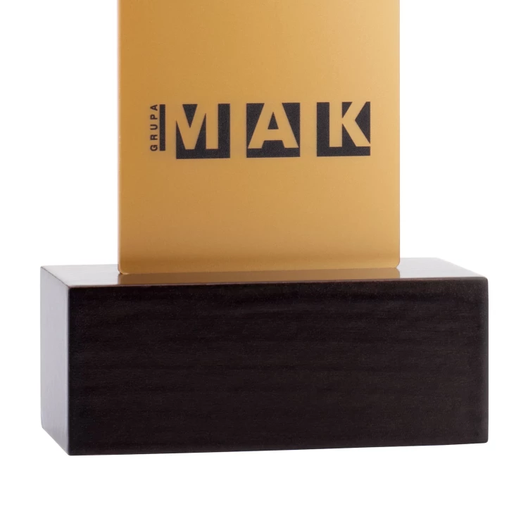 Informationsstand mit Firmenlogo - goldenes Acryl auf Holzsockel - ST056