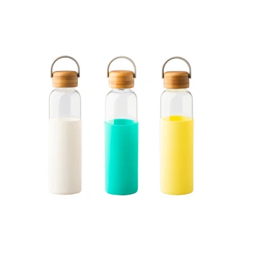 Glasflasche mit rutschfestem Griff und Ihrer Gravur - Neapel - 560ml - BUT013