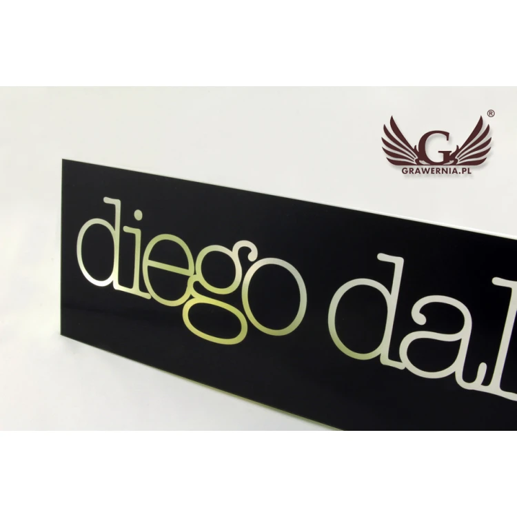 Firmenschild schwarz mit transparentem Logo - SZ090 - Abmessungen 623x130mm