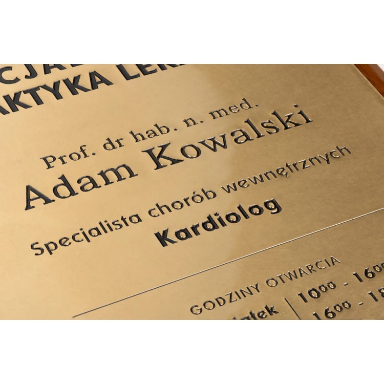 Graviertes PREMIUM Messingschild auf exotischem Holzuntergrund - CNC Gravur, geschwärzt, lackiert - Abm. 340x240mm - TAB343