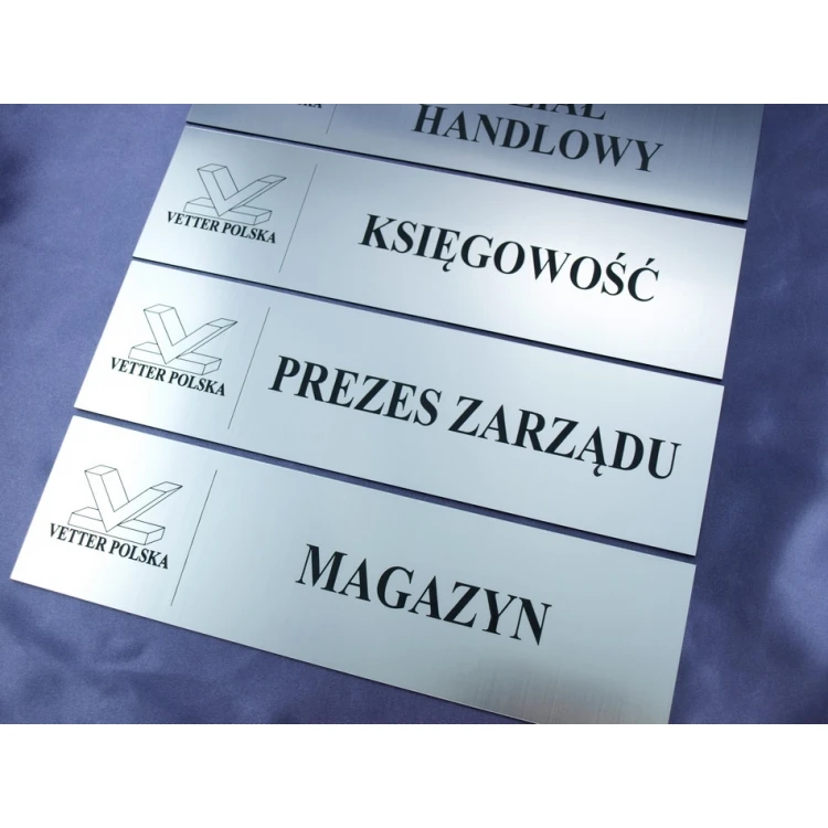 Schilder für Ihr Unternehmen - mit Raumnamen und Logo - 29x8cm - rechteckige Ecken