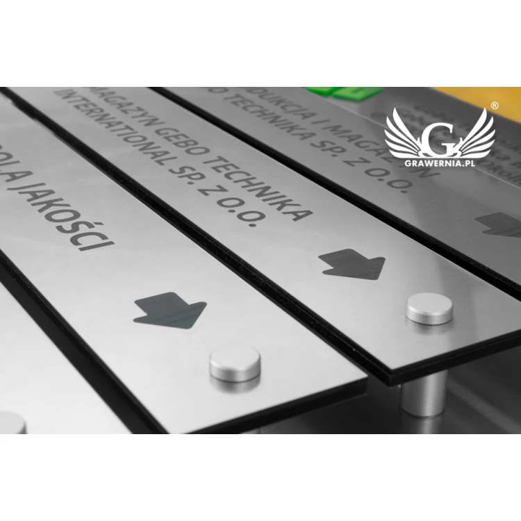 Informationsbrett auf Abstand - Lasergraviert - Maße: 800x440mm - TAB058