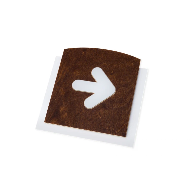 Holzschild mit erhabenem Piktogramm - PFEIL NACH RECHTS - Abmessungen: 120x118mm - TAB438
