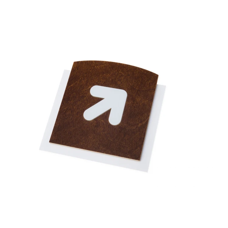 Holzschild mit erhabenem Piktogramm - PFEIL NACH OBEN - Abmessungen: 120x118mm - TAB439