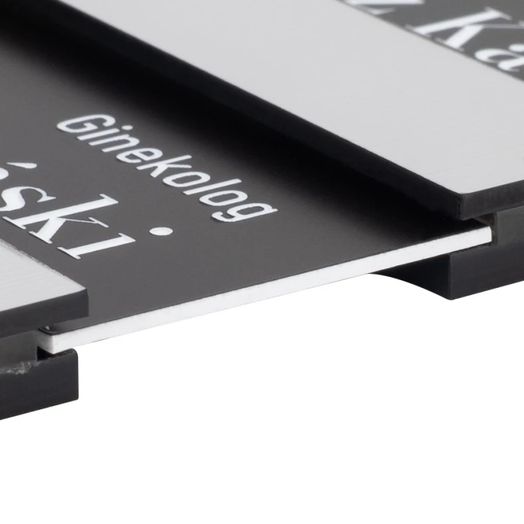 Tafel mit austauschbarem Inhalt und Braille-Schrift - Größe 150x210mm - TAB572