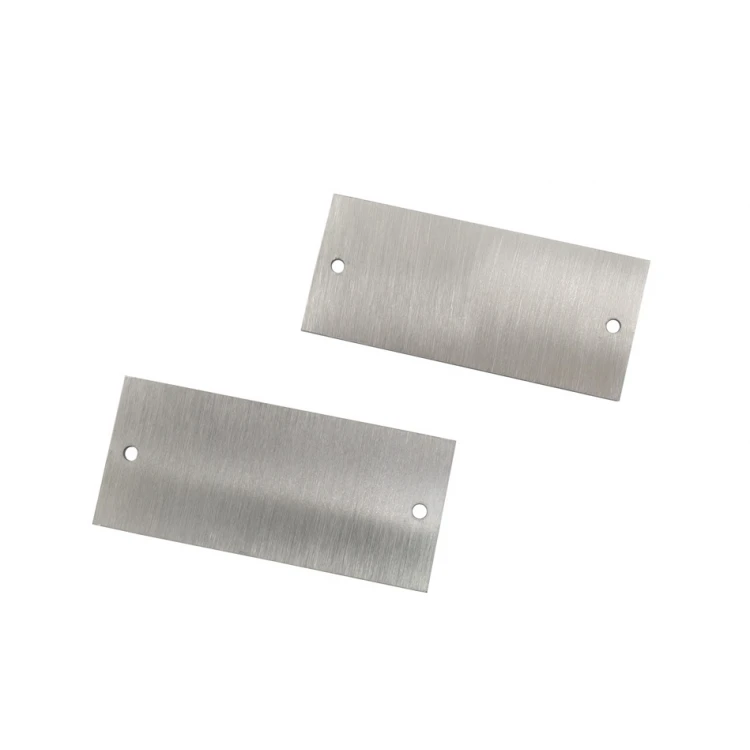 Stahlplatte mit individueller Gravur - Abmessungen 45x20x1mm - TS043