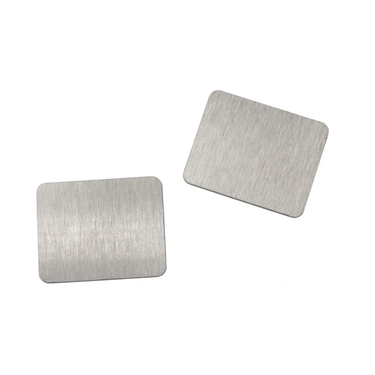 Stahlplatte mit individueller Gravur - Abmessungen 20x25x1mm - TS036