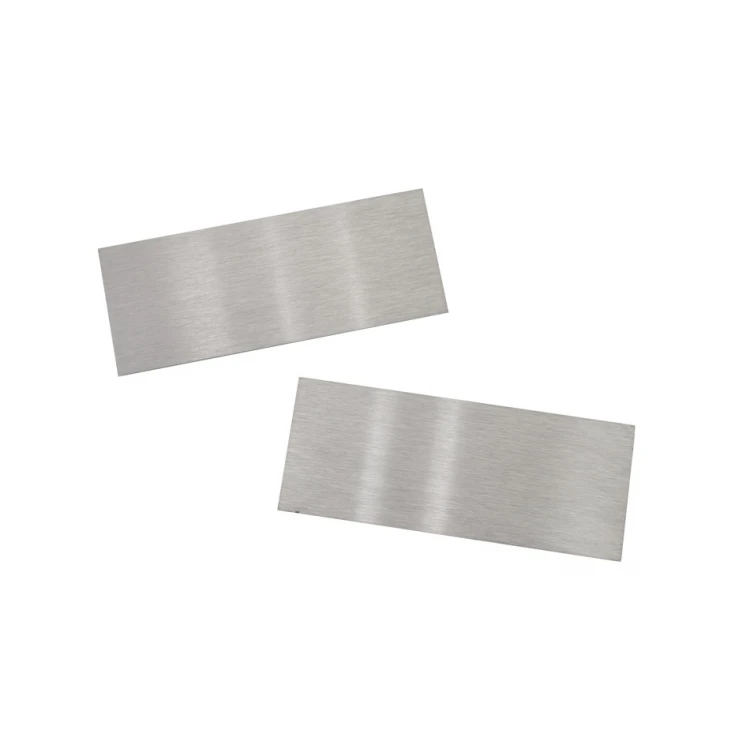 Stahlplatte mit individueller Gravur - Abmessungen 75x30x1mm - TS027