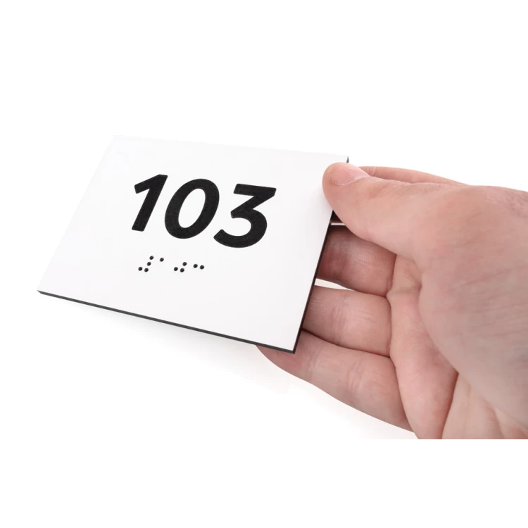 Plakette mit beliebiger Nummerierung und Braille-Schrift - Größe 100x75mm - weißes Gravierlaminat 3mm - TAB288