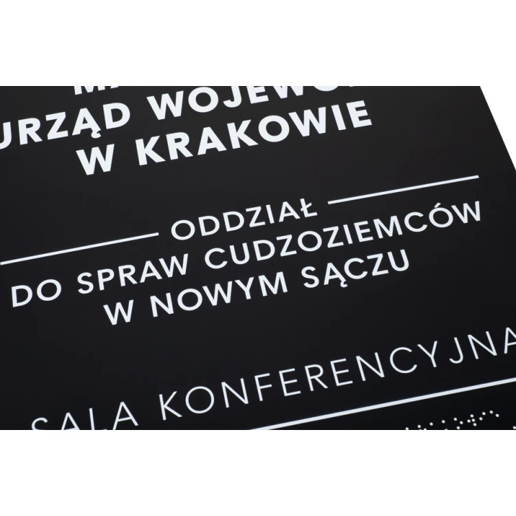 Tafel mit Braille-Schrift - mattes schwarzes Acryl - Abm. 350x420mm - DARK - TAB390