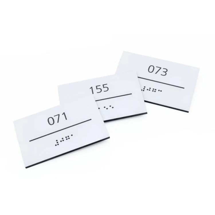 Laminatplatte in Weiß mit beliebiger Nummerierung in Braille-Schrift - Größe 80x50mm - TAB431