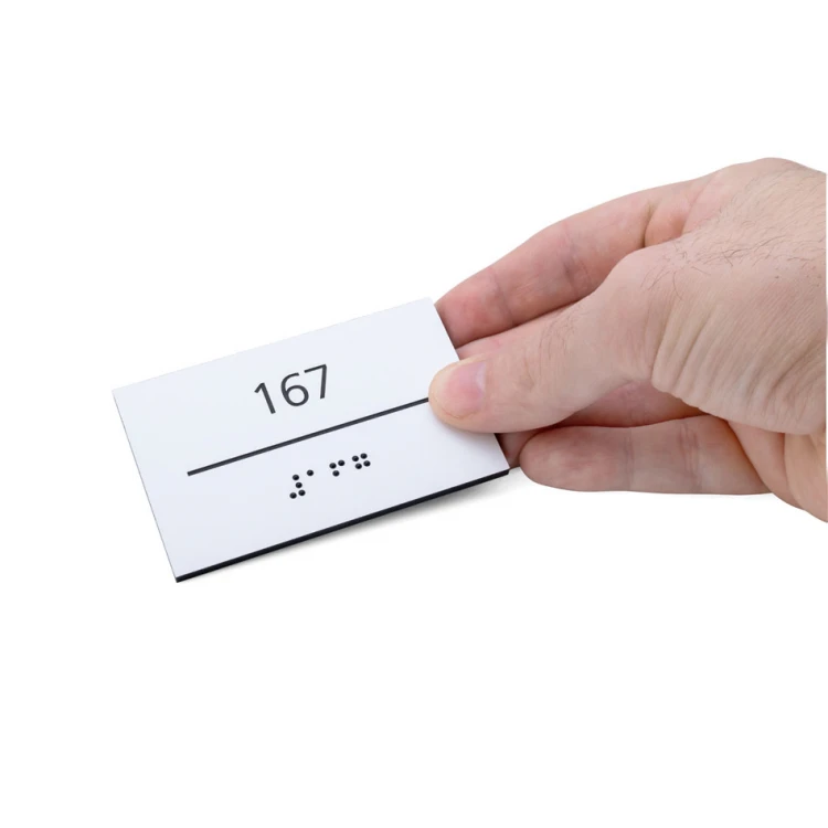 Laminatplatte in Weiß mit beliebiger Nummerierung in Braille-Schrift - Größe 80x50mm - TAB431
