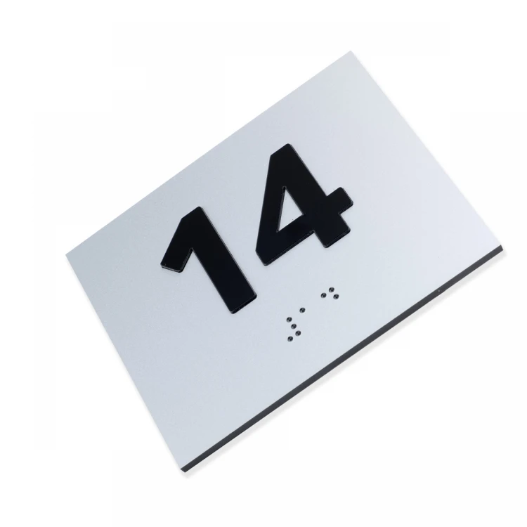 Plakette mit erhabener Nummerierung und Braille-Schrift - silbernes Laminat - Abmessungen 100x80mm - TAB507