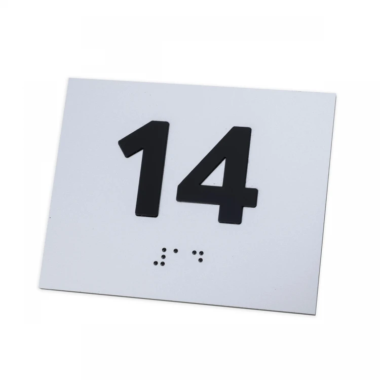 Plakette mit erhabener Nummerierung und Braille-Schrift - silbernes Laminat - Abmessungen 100x80mm - TAB507