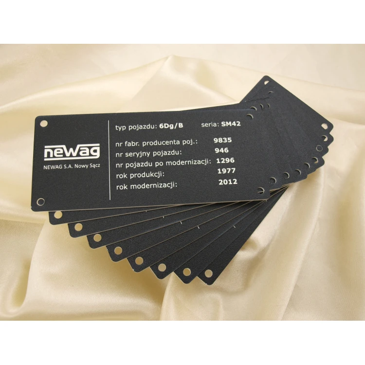 Schwarzes Typenschild - Abmessung: 170x74mm