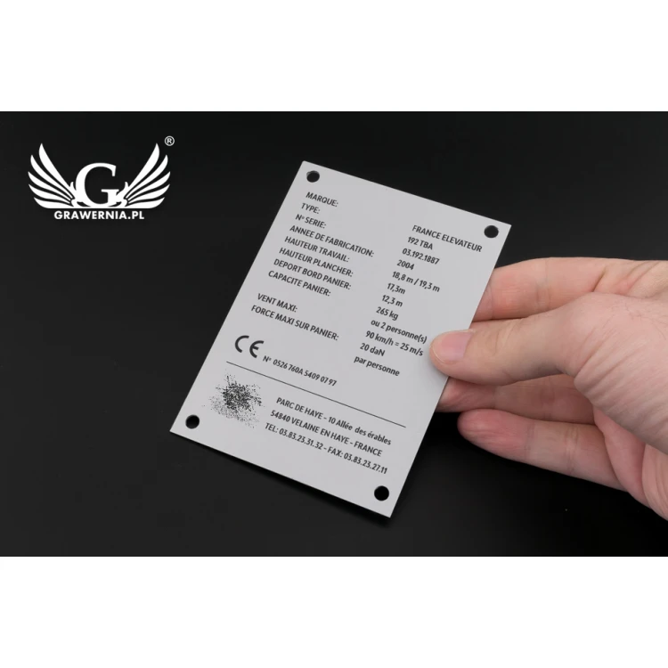 Gravierte Typenschild aus Aluply Aluminium - Größe 83x116mm - TAB086