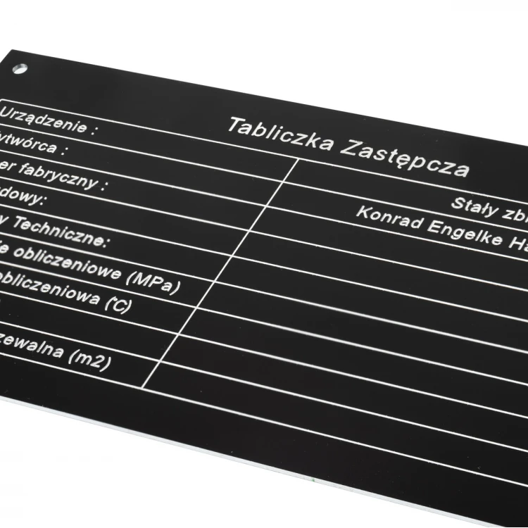 Typenschild aus schwarzem Aluminium - CNC-Gravur - Abmessungen: 150x80mm - TZN049