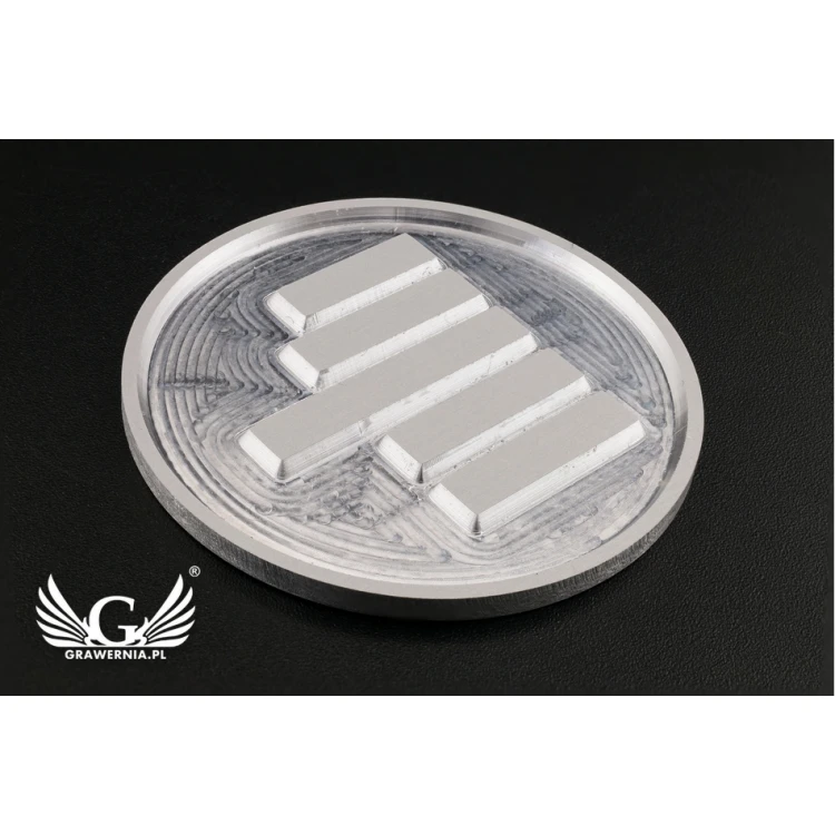 Individuelles Logo für Ihr Originalprodukt - tief graviertes Schild - Größe 37x37mm - TAB089
