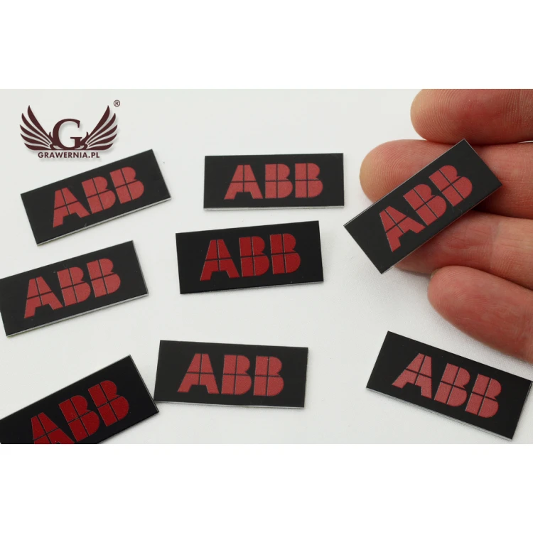 Schwarz eloxierte Aluminium-Logoplatten - unverwüstlicher Druck - Maße: 35x15mm