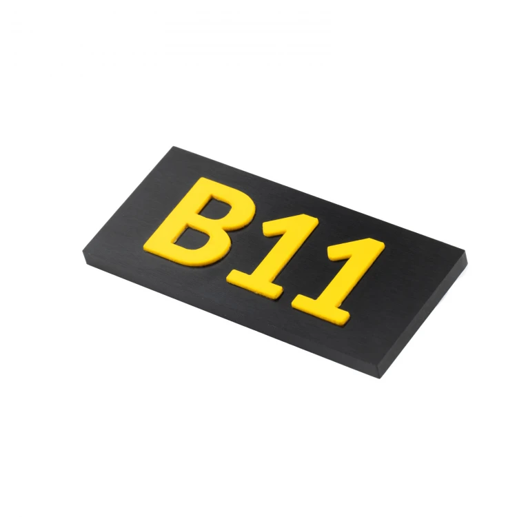 Nummernschilder für Schränke, Schubladen und Türen - schwarzes PVC mit erhabenen Buchstaben - ND032 - Abmessungen 55x25mm